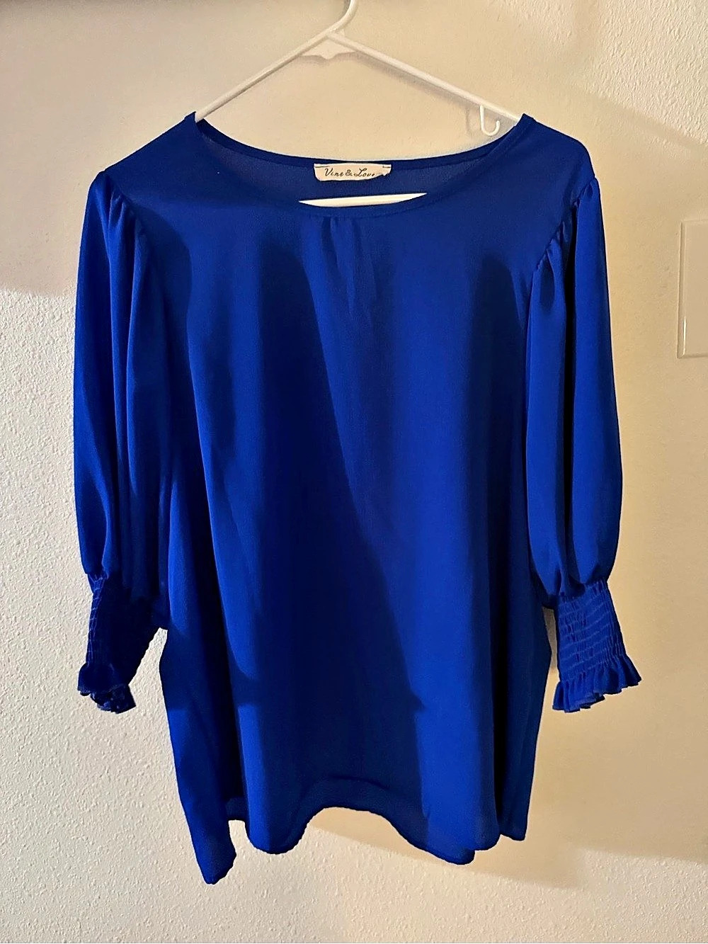 Vine & Love Smocked Sleeve Blouse in Blue Size Large Like New